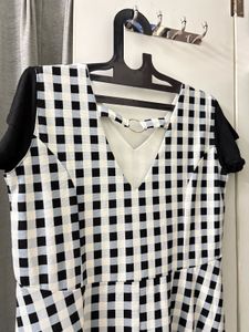 Chic Black &amp; White Gingham Dress