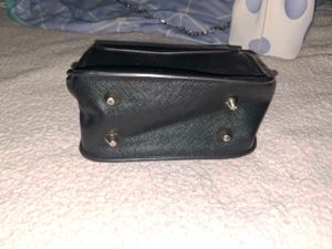Chic Black Crossbody Bag with Chain Strap