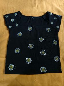 Black Daisy Print Cropped Top
