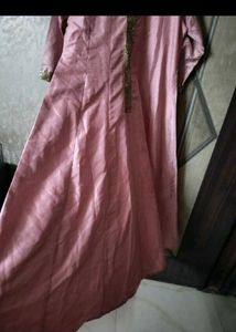 Elegant Pink Kurta with Gold Embellishments