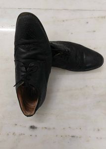 Classic Black Oxford Shoes