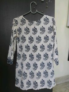 women aesthetic short kurti🩷