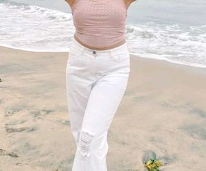 Chic White Distressed Jeans