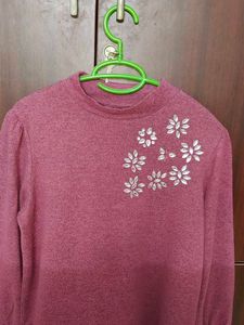 Majenta woolen tops with stone work