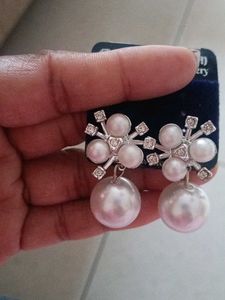 Elegant Pearl Drop Earrings with bow
