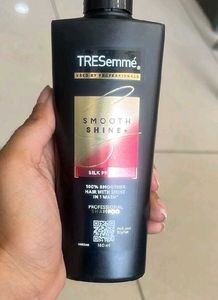 TRESemme Smooth Shine Shampoo 180ml