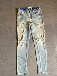Distressed Light Wash Skinny Jeans
