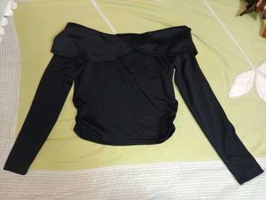Black Off-Shoulder Long Sleeve Top