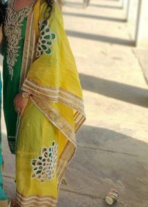 Boutique Emerald Green Embroidered Kurti