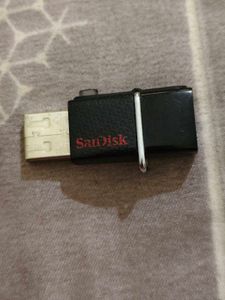 32Gb SanDisk Ultra Dual USB 3.0 Flash Drive.