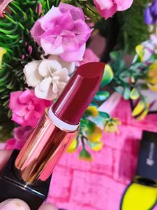 Myglamm Manish Malhotra Hi-Shine Lipstick - 4 gm (