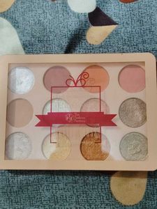 12 colour eyeshadow palette