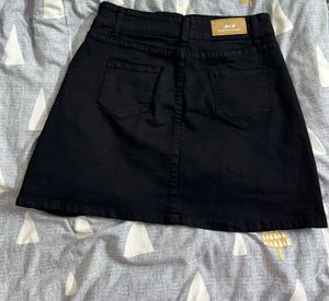 ⭐️sale⭐️ Black Button-Front Skirt ( skort)