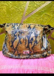 Chic Snakeskin Print Handbag