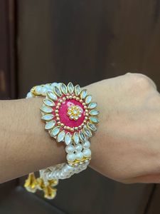 Beautiful Floral Pearl Bracelet