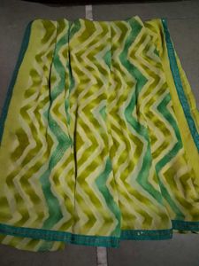 Chic Chevron Print Saree