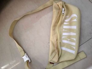 Levi Waistbag / Fanny Pack 💛