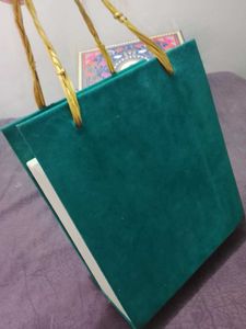 Elegant Teal Clutch Bag Style Gifting Box