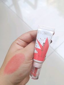 😱SALE 🎊Flower Cream Blush Melon😱
