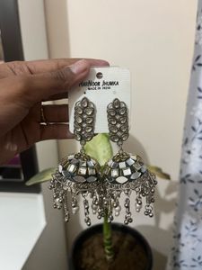 HARNOOR Jhumka Earrings