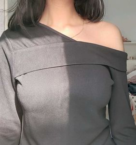 Off-Shoulder Top