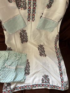 soft longwear  White Kurta Set with Green Print