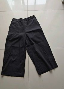 Classic Black Cropped Wide-Leg Pants