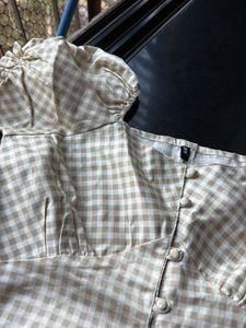 Chic Gingham Puff Sleeve Tie-Front Top