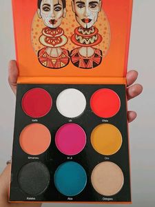 juvia's eyeshadow palatte US brand
