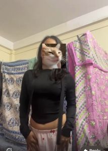 Chic Black Long Sleeve Cropped Top