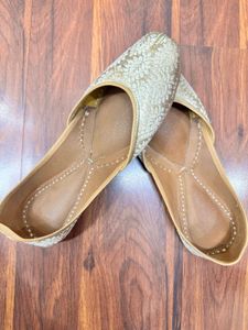 Elegant Embroidered Juttis