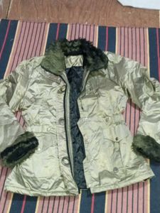 Stylish Women's Jacket with Fur Collar