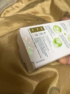 sealed Himalaya Purifying Neem Face Serum