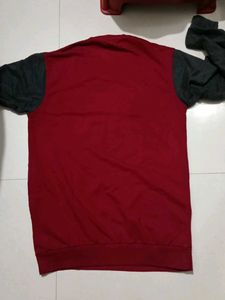 Stylish Two-Tone Graphic Tee