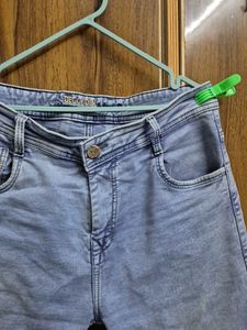Light Wash Denim Slee Jeans