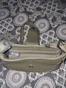 olive green Y2K aesthetic handbag 👜✨️