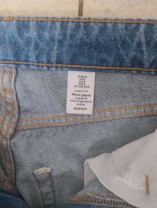 H&amp;M Ankle length Mom fit Jeans
