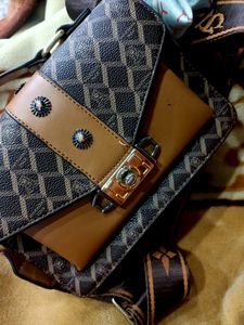 Sling Bag....Look Like Mk