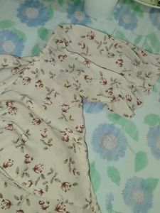 Floral Print Puff Sleeve Top