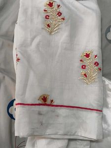Elegant White Kurta Set with Floral Embroidery