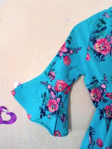 💞 Womens Fancy Top Size Of S💞