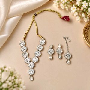Sparkling Crystal Jewellery Set