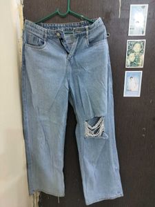 Light Wash Ripped Jeans