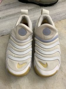 Unisex Cream Nike Slip-On Sneakers
