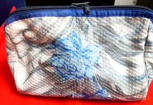 Floral Print Pouch🌸💙