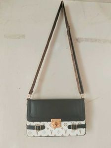 Stylish Crossbody Handbag