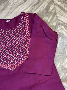 Elegant Purple Embroidered Kurta