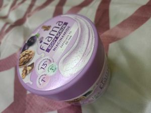Fiama Body Scrub Niacinamide Exfoliate to De-Tan