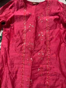 Beautiful Pink Embroidered Kurta