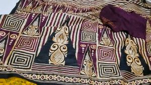 pure thread 🧵 hand work 💯 saree with blouse 🤩